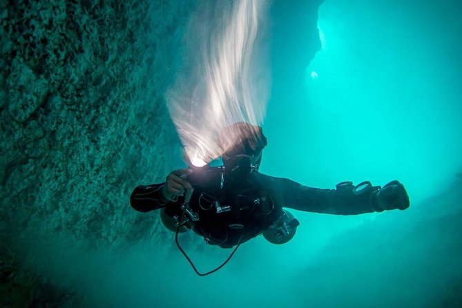 2 cenote divings (including one deep diving) for advanced divers in Tulum - The Pit at 25 meters: depth, light, and a halocline