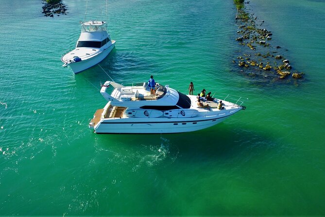 2 Hour Sunset - 47' Azimut, Tulum, Playa del Carmen, Riviera Maya - The open bar and its clear rules
