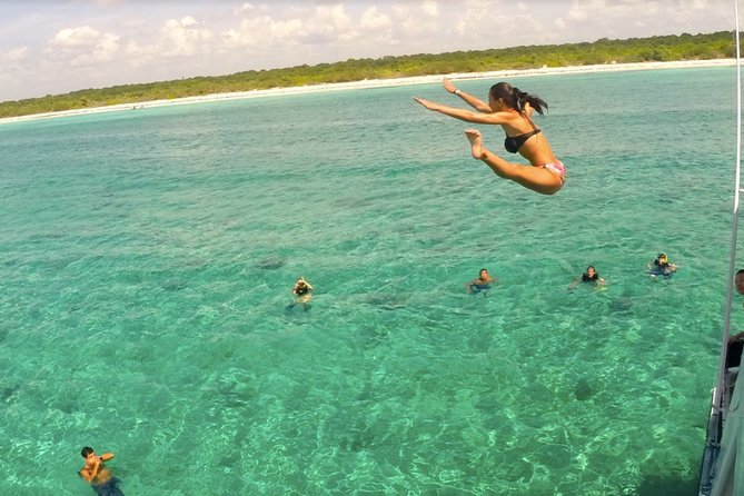 3 Hours - 53' Hatteras - Tulum, Playa Del Carmen, Riviera Maya - Should you book the Hatteras yacht?