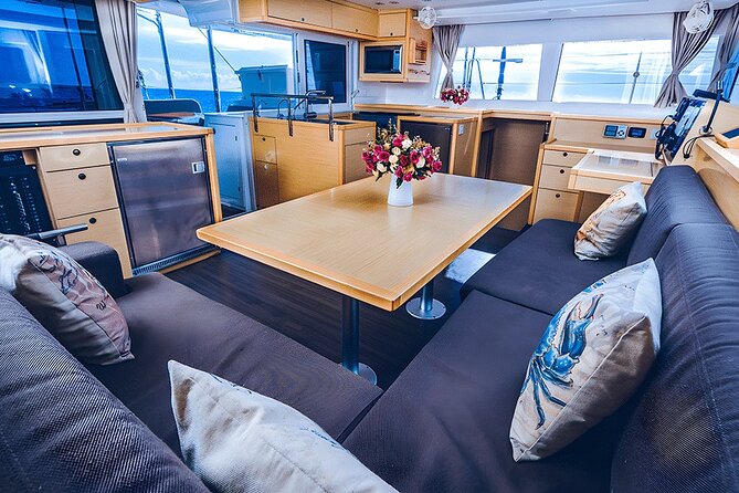 3 Hours Exclusive 45' Lagoon Catamaran Experience - How the price works for a group of 15