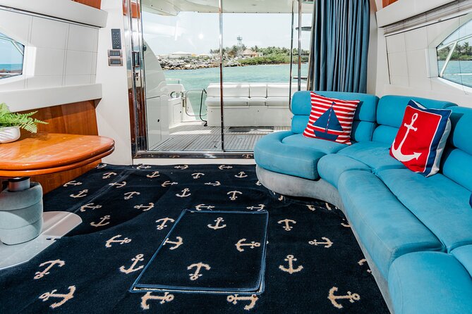 4 Hour 50' Azimut Yacht All-Inclusive in Tulum & Playa del Carmen - Crew service and the feel of a celebration