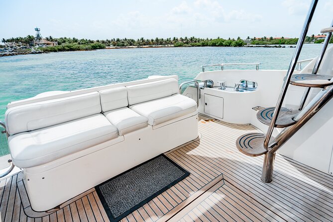 4 Hour 50' Azimut Yacht All-Inclusive in Tulum & Playa del Carmen - Who gets the best value from the $1,652.90 price