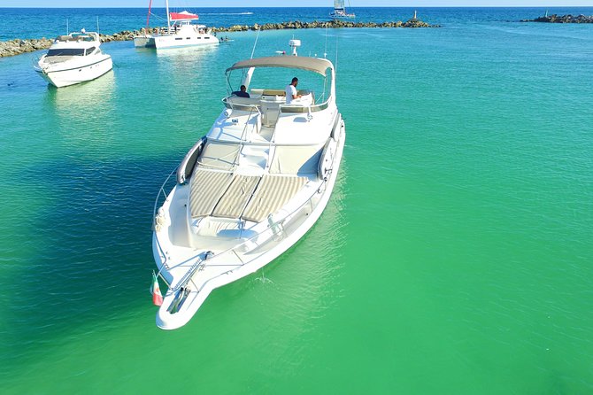 4 Hour - 51' Sea Ray, Tulum, Playa del Carmen, Riviera Maya - Lunch that feels more substantial than boat snacks