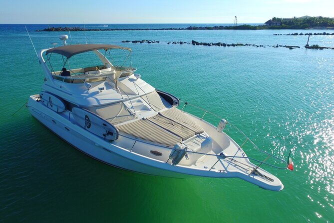 4 Hour - 51' Sea Ray, Tulum, Playa del Carmen, Riviera Maya - What the crew adds to the day
