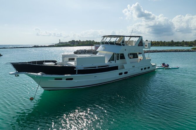 4 Hour - 72' Bruce Roberts, Tulum, Playa del Carmen, Riviera Maya - A yacht day built around food, music, and easy fun