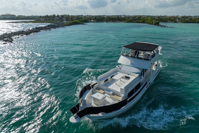 4 Hour - 72' Bruce Roberts, Tulum, Playa del Carmen, Riviera Maya - What happens onboard