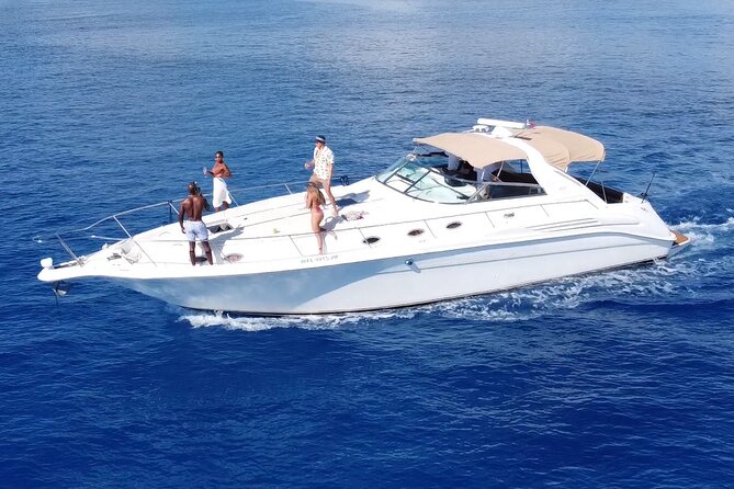 4 hours - Private 48ft Yacht all inclusive in Tulum and Playa del Carmen - A beach stop with time to slow down