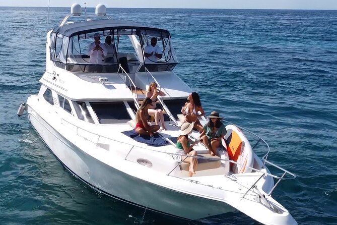 4 hours snorkel & beach tour - Private Yacht 47 ft - The crew makes the difference