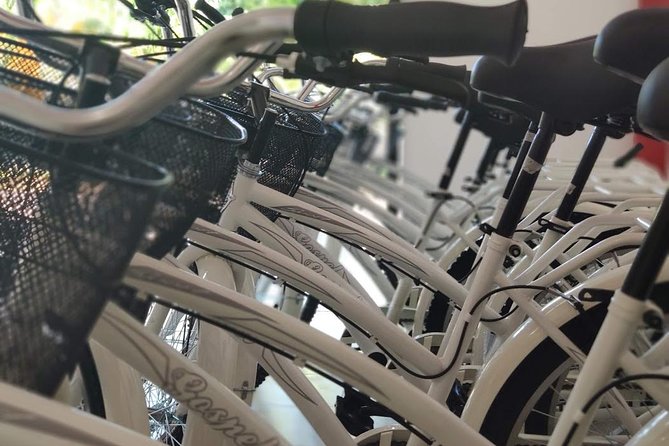 4 to 7 Day Beach Cruiser Rental (Up to 7 Days, includes Ulock) - Picking up the bike near the beach