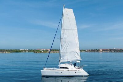 4H Private 38’Catamaran All-Inclusive in Tulum & Playa del Carmen
