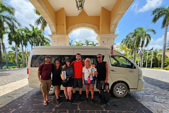 6-Hour Bilingual Private Driver Service in the Riviera Maya - The van, the driver, and the bilingual advantage