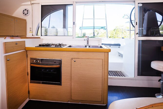 8H 38' Catamaran All-Incl. to Cozumel in Tulum & Playa del Carmen - Troll fishing and lunch made on the boat