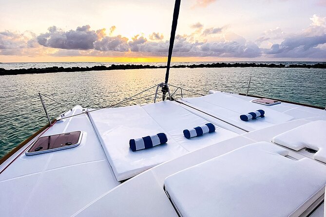 8H 38' Catamaran All-Incl. to Cozumel in Tulum & Playa del Carmen - Price, dock fee, and transport: the real calculation