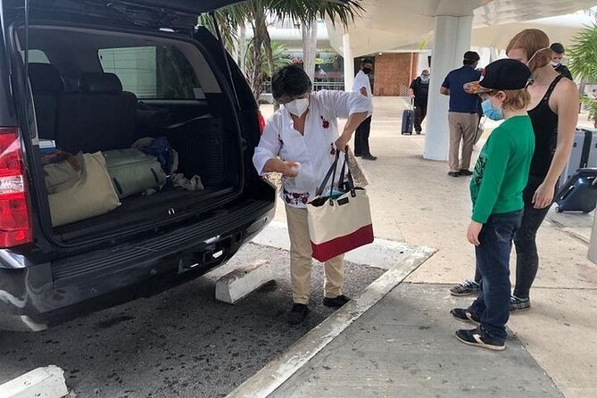 Airport Transfers to Akumal - Private van (ROUND TRIP) FLAT RATE - Vehicle Condition Deserves Your Attention