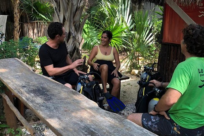 Amazing beginner dive in Tulum cenote (or refresher dive) - The briefing: breathing, equipment, and hand signals