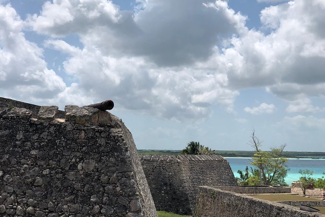 Bacalar Deluxe - Three cenotes, the Mayan Bath, and the changing colors of the lagoon