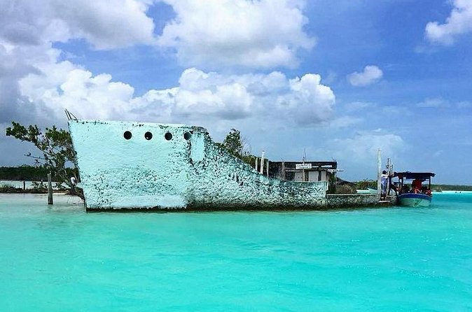 Bacalar Lagoon of 7 Colors from Playa del Carmen and Tulum - The pirate channel, with one detail to verify