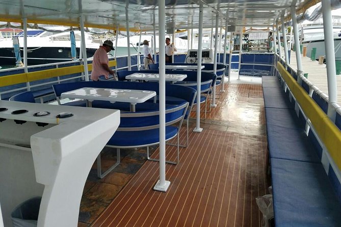 Catamaran Isla Mujeres Unlimited Departing from Playa del Carmen - The real price: $88 plus location charges