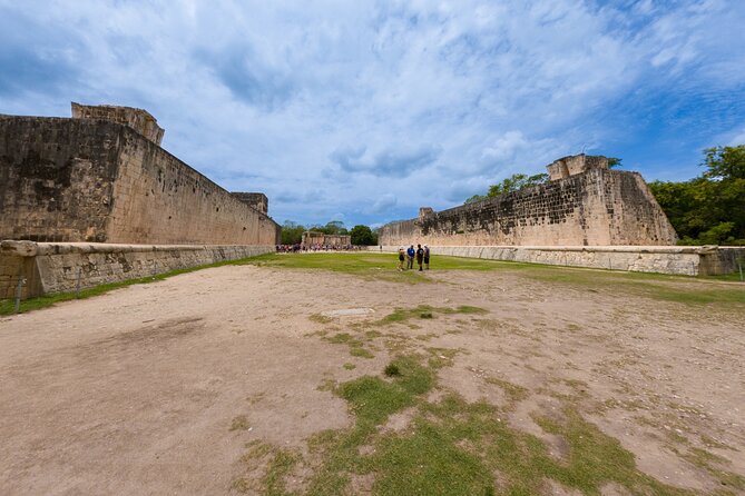 Chichén Itzá Ancestral Tour from Playa del Carmen with Cenote - Chichén Itzá: see the pyramid, then protect your time