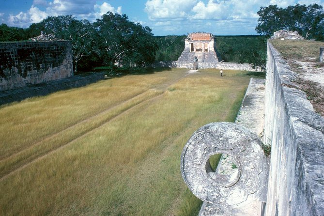 Chichen Itza Basic Tour: Sacred Cenote, Lunch, and Valladolid - Chichen Itza, the reason to make the long drive