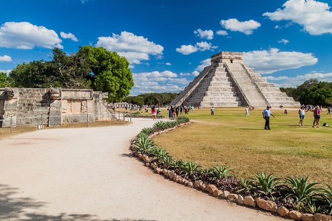 Chichen Itza ,Cenote Chichikan & Valladolid from Playa del Carmen - A short walk through Valladolid