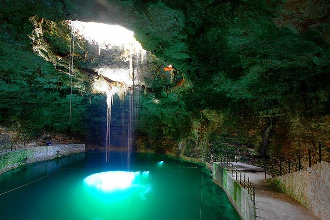 Chichen Itza, Cenote Hubiku and Ek Balam Reduced Group - Chichen Itza: three hours with the Maya capital