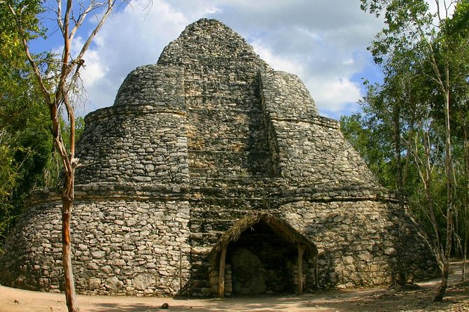 Chichen Itza, Cenote Ik Kil, Coba Ruins Small Group Early Arrival - The minivan, group size, and pace