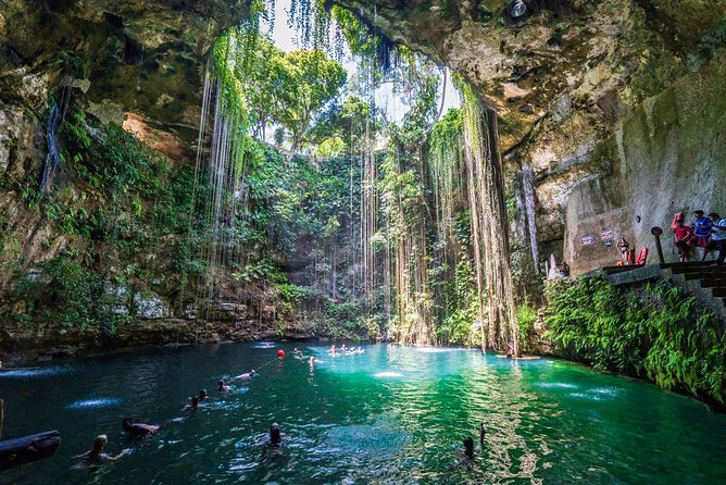 Chichen Itzá, Cenote Ik Kil, Valladolid Premium Reduced Group - Swimming at Cenote Ik Kil