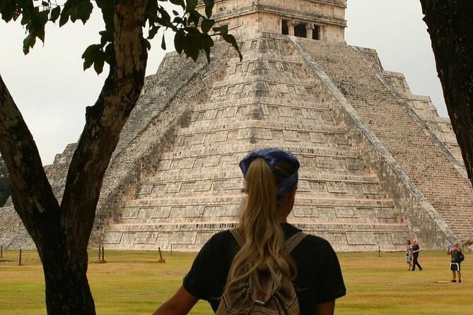 Chichen Itza + Cenote Suytun and Ikkil + Buffet and more! - The buffet and the Maya community stop