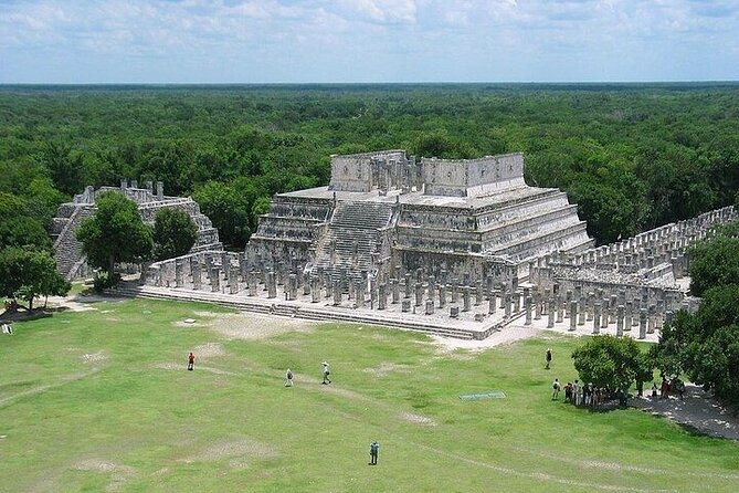Chichen Itza Deluxe, 2 Cenotes tour From Playa del Carmen - Chichen Itza in two hours