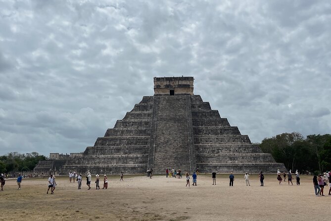 Chichen Itza Deluxe from Cancun to Playa del Carmen - Free time for photos, shops, and extra looking
