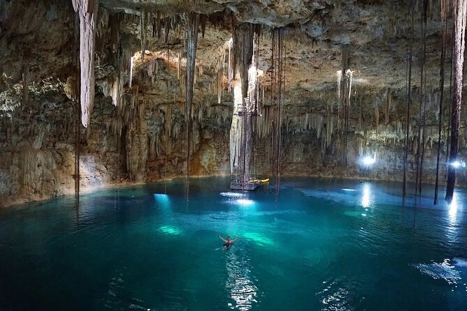 Chichen Itza Early access Tour, with private Cenote & Valladolid - Three hours among the monuments at Chichén Itzá