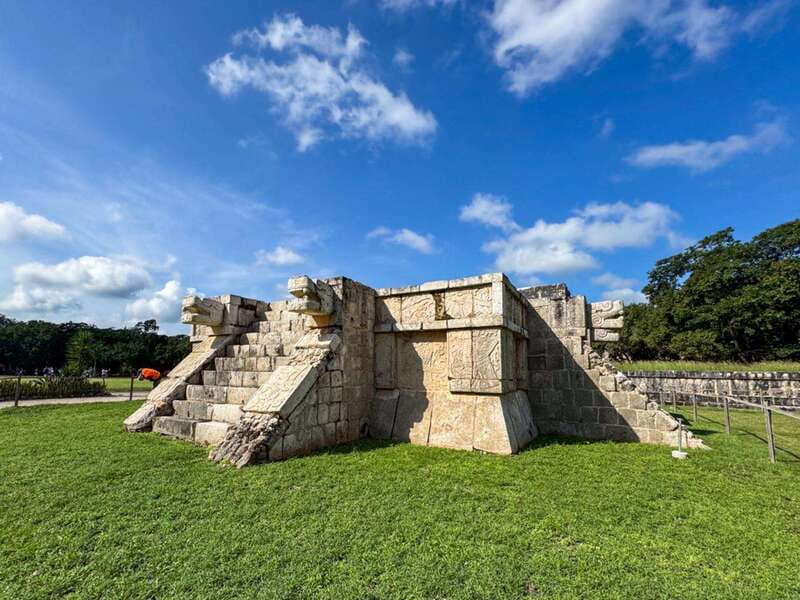 Chichen Itza: Guided Tour with Valladolid & Cenote Chichikan - Valladolid in only 30 minutes
