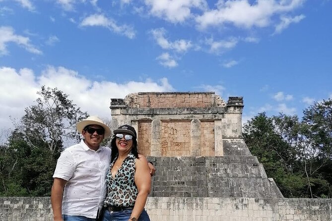 Chichén Itzá Kukulkan & Swim in Two Cenotes - The long road to Chichén Itzá