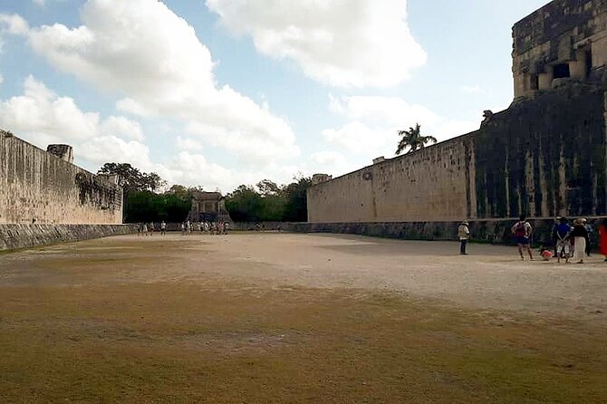 Chichén Itzá Kukulkan & Swim in Two Cenotes - Who will enjoy this day most