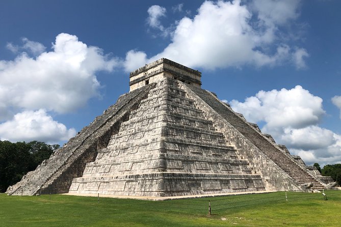 Chichen Itza Max - Valladolid and its pastel-colored center