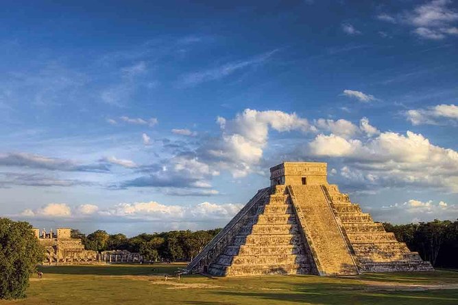 Chichen Itza Mayan Ruin & Chichikan Cenote only from Tulum - Regional food at Real Mayab