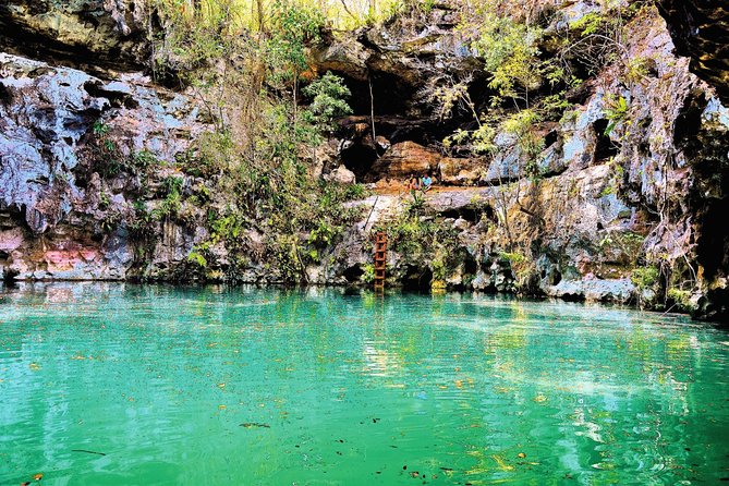 Choose your experience to live in Los 7 Cenotes San Gerónimo - Preparing for the Virgin cave cenote