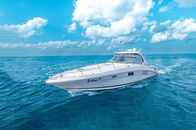 Cozumel Private Yacht and Snorkel with Lunch and Open Bar Onboard - Lunch, drinks, and the gap between promise and reality