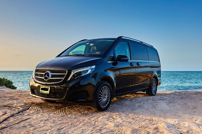 Departures in Mercedes Benz from Tulum to Cancun Airport - A calm final ride from Tulum
