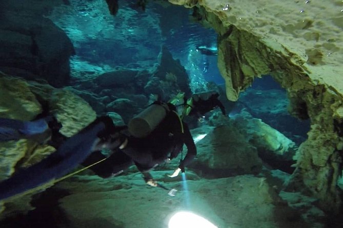 Dos Ojos Cenote Cavern Dive- The Barbie Line and The Bat Cave - What makes the Dos Ojos cavern experience special