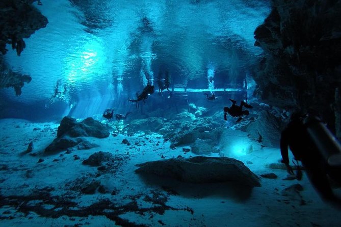 Dos Ojos Cenote Cavern Dive- The Barbie Line and The Bat Cave - The second route: the Bat Cave
