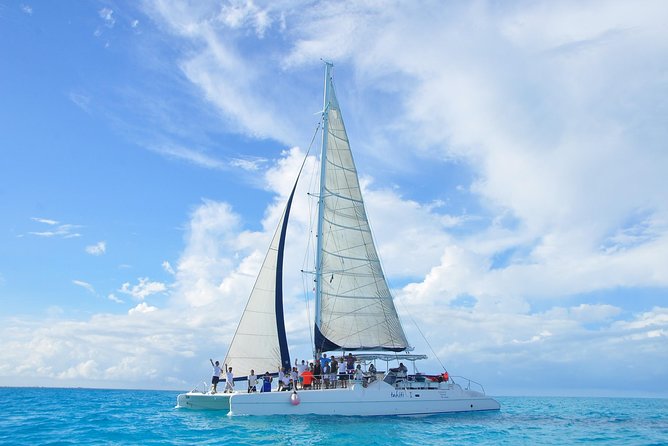 Exclusive Sailing Isla Mujeres. Top tour! - A long day from Tulum to the Caribbean