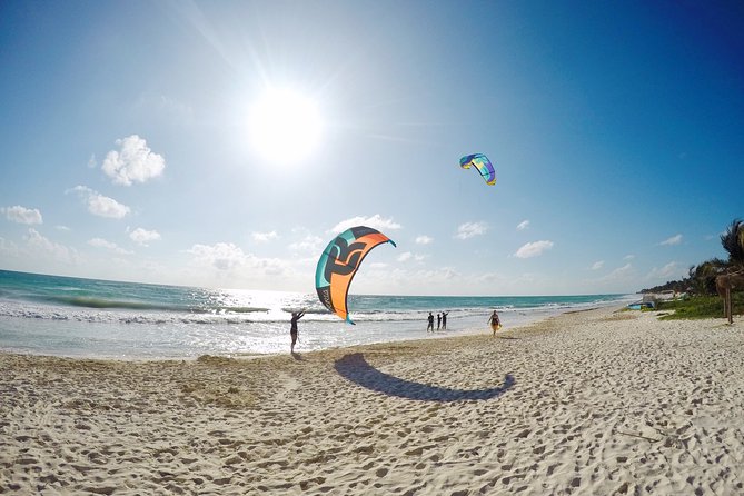 Group Kiteboarding Lesson in Tulum - First hour on the beach: wind, lines, and safety