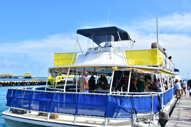 Isla Mujeres Unlimited! Fun & Party with transportation - The catamaran ride and the party mood