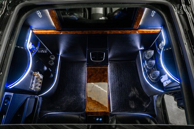 Lincoln Stretch Limo from Tulum to Cancun Airport - Who will like this transfer most?