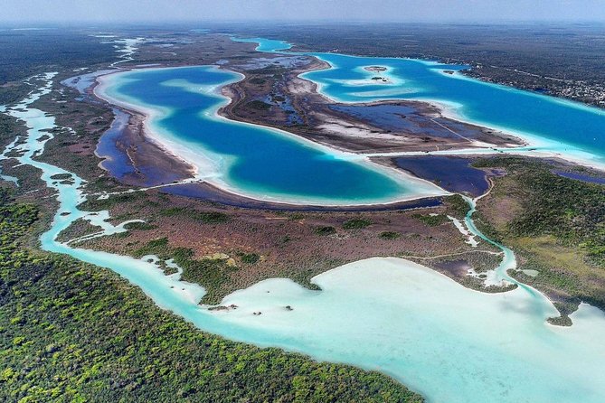 Lovely Bacalar - The guide can make the water time better
