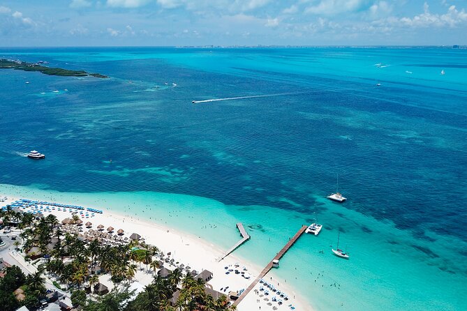 Luxury Sailing Experience to Isla Mujeres with Lunch & Open Bar - Sailing from Cancun toward Isla Mujeres