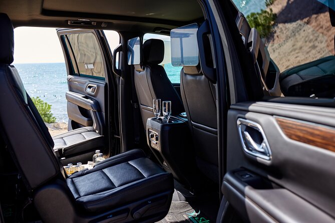 Luxury Suv departures from Tulum to Cancun Airport - Hotel lobby pickup in Tulum
