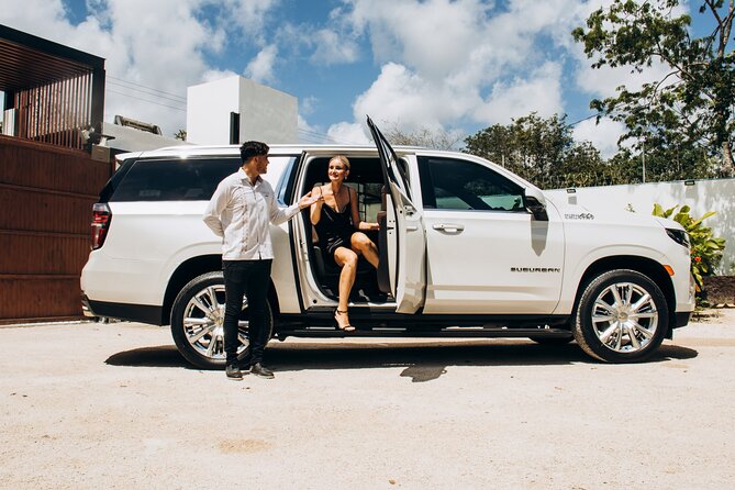 One Way Private Transfer Playa del Carmen - Cancun Int Airport - The vehicle, comfort, and onboard service
